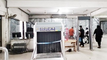 বেনাপোলে স্ক্যান মেশিন ২ মাস ধরে অচল, চেকিং হচ্ছেনা যাত্রীর লাগেজ