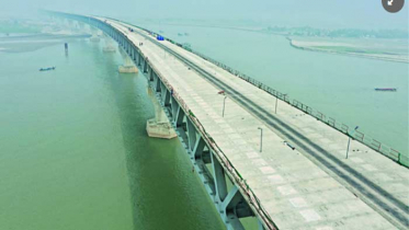 পদ্মা সেতুর সড়ক পথ পূর্ণাঙ্গ রূপ পাচ্ছে আজ