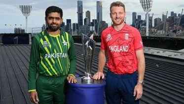 ইতিহাস বদলে দিতে বোলিংয়ে ইংল্যান্ড
