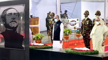 বঙ্গবন্ধুর প্রতিকৃতিতে রাষ্ট্রপতি ও প্রধানমন্ত্রীর শ্রদ্ধা