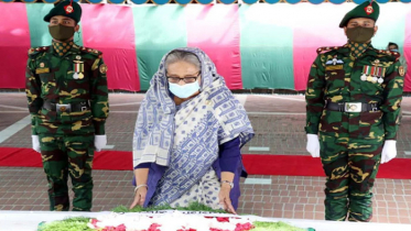জাতির পিতার সমাধিতে প্রধানমন্ত্রীর শ্রদ্ধা