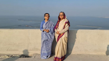 বোন রেহানাকে নিয়ে নিজ পৈত্রিক ভূমিতে শেখ হাসিনা