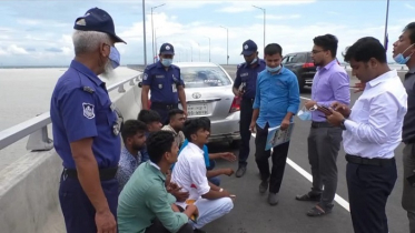 পদ্মা সেতুতে অবৈধ কার পার্কিং, প্রথম দণ্ডের শিকার ফখরুল