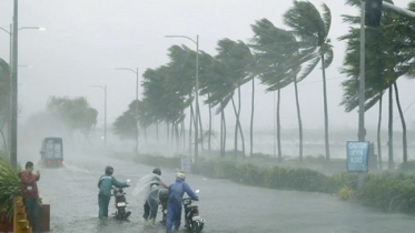 অতিভারী বর্ষণের আভাস