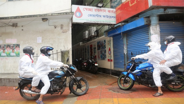 রক্তদাতাদের পরিবহন সেবা দিচ্ছেন কোয়ান্টামের স্বেচ্ছাসেবীরা