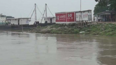 তীব্র স্রোতে দৌলতদিয়ার ৫ ও ৭নং ফেরি ঘাটে ভাঙ্গন