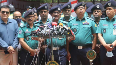বটমূলে মুখোশ নয়, দুপুরের মধ্যে শেষ অনুষ্ঠান 