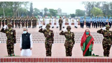 স্মৃতিসৌধে রাষ্ট্রপতি-প্রধানমন্ত্রীর শ্রদ্ধা