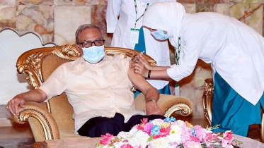 করোনার দ্বিতীয় ডোজ টিকা নিলেন রাষ্ট্রপতি 