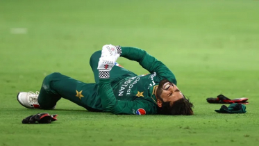 পাকিস্তানকে জিতিয়ে হাসপাতালে রিজওয়ান
