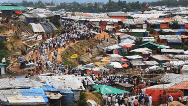 রোহিঙ্গা ক্যাম্পে সন্ত্রাসীদের গুলিতে নিহত ২