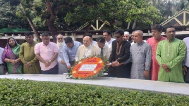 বঙ্গবন্ধুর সমাধিতে সংবাদপত্র পরিষদ নেতৃবৃন্দের শ্রদ্ধা