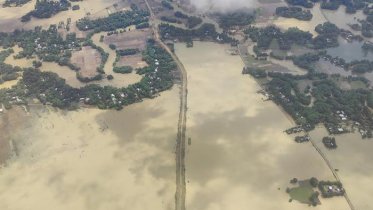 প্রবল বৃষ্টি ও বন্যায় বিপর্যস্ত ভারতের ১০ রাজ্য