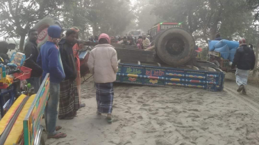 নওগাঁয় ট্রাক্টরের চাপায় নিহত ২