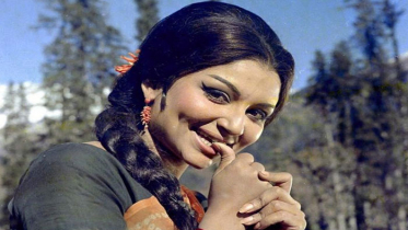 ১২ বছর পর বড় পর্দায় ফিরছেন শর্মিলা ঠাকুর