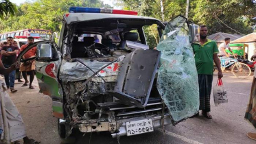 অ্যাম্বুলেন্স-অটোরিক্সা মুখোমুখি সংঘর্ষে নিহত ১, আহত ৩