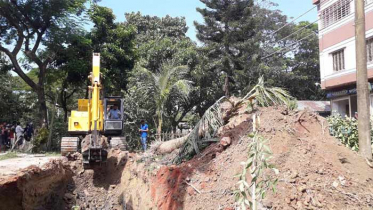 সরকারি খাল দখলমুক্ত করতে সরাইলে উচ্ছেদ অভিযান