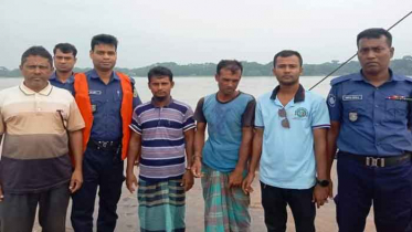 সুগন্ধায় মা ইলিশ শিকারের দায়ে ৩ জেলের জেল
