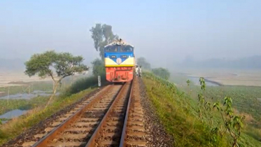 ৯ ঘন্টা পর ঢাকা-উত্তরবঙ্গ ট্রেন চলাচল স্বাভাবিক 