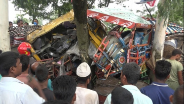 তাড়াশে সড়ক দুর্ঘটনায় নিহত ২