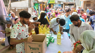 কার্ডধারীদের মধ্যে আজ থেকে টিসিবির পণ্য বিক্রি