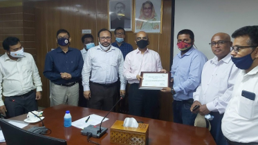 শুদ্ধাচার পুরস্কার পেলেন নরোত্তম পাল ও আনোয়ার হোসেন