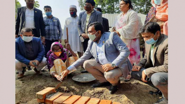 সত্তর বছরের বৃদ্ধা পেলেন মাথা গোঁজার ঠাঁই