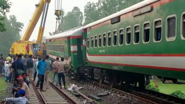 গাজীপুরে ট্রেনের ইঞ্জিনসহ দুটি বগি লাইনচ্যুত