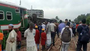 ১১ ঘণ্টা পর গাজীপুরে ট্রেন চলাচল স্বাভাবিক