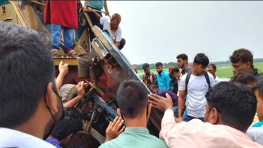 গাজীপুরে ট্রেনের ধাক্কায় পিকআপের ৩ যাত্রী নিহত