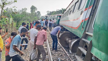 লাইনচ্যুত নীলসাগর এক্সপ্রেসের যাত্রীদের জন্য বিকল্প ট্রেন