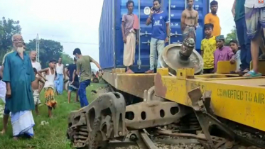 টঙ্গিতে বগি লাইনচ্যুত, চট্টগ্রামের সঙ্গে রেল যোগাযোগ বন্ধ