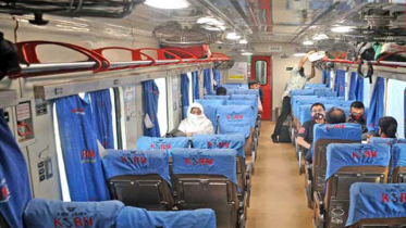 আবারও অর্ধেক আসন ফাঁকা রেখে চলবে ট্রেন