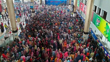 ট্রেনের অগ্রিম টিকিট বিক্রি শুরু, উপচেপড়া ভিড়