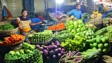 আকাশ ছোঁয়া সবজির দাম!