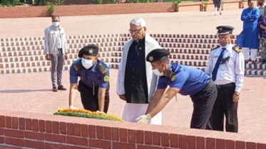 জাতীয় স্মৃতিসৌধে শ্রদ্ধা জানালেন নতুন ডেপুটি স্পিকার জাতীয় স্মৃতিসৌধে শ্রদ্ধা জানালেন নতুন ডেপুটি স্পিকার