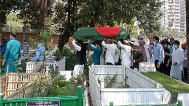 স্ত্রীর পাশে চিরনিদ্রায় সাহাবুদ্দিন আহমদ
