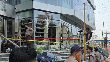 উত্তরায় শপিং মলে ভাঙচুরের ঘটনায় মামলা, গ্রেপ্তার ১২ উত্তরায় শপিং মলে ভাঙচুরের ঘটনায় মামলা, গ্রেপ্তার ১২