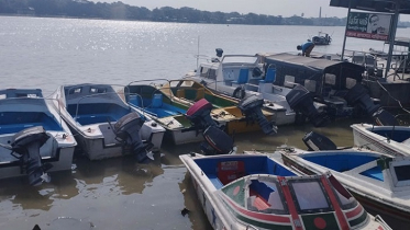 ব‌রিশাল-ভোলা রুটে লঞ্চ চলাচল বন্ধ