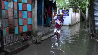 সড়ক নিয়ে জটিলতা, পানিবন্দী শতাধিক পরিবার