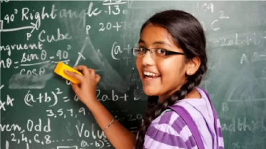 ইংরেজি মাধ্যমে উঁচু ক্লাসে শিক্ষার্থীরা কেন স্কুল যাওয়া ছেড়ে দেয়