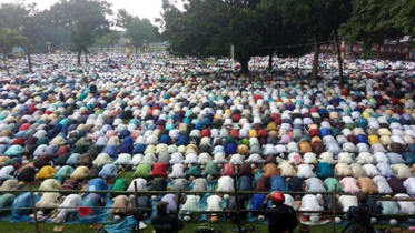 শোলাকিয়ার ঈদ জামাতে লাখো মুসল্লির নামাজ আদায়