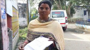 স্বামীর বিরুদ্ধে মামলা চালাতে রক্ত বিক্রি!