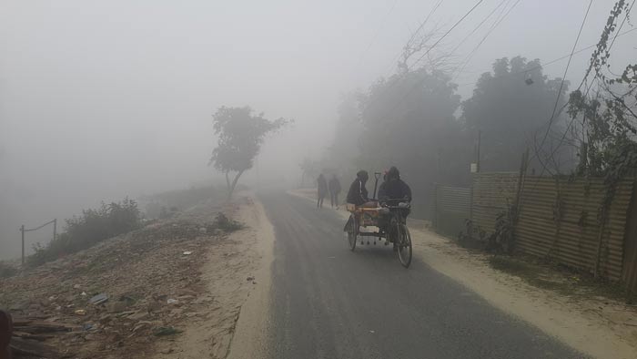 মঙ্গলবার সকালে শাহজাদপুর উপজেলার খোকশাবাড়ির চিত্র