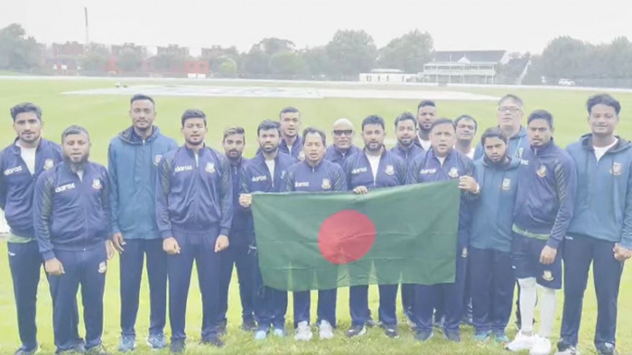 ক্রাইস্টচার্চে পতাকা হাতে নিয়ে জাতীয় সংগীত গাইলেন ক্রিকেটাররা