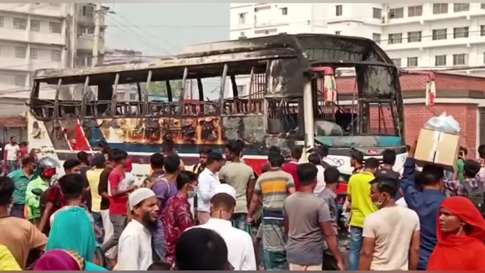 দগ্ধ হওয়া সেই সৌখিন পরিবহনের বাসটি