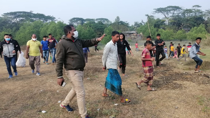 এএসপি মো. আনোয়ার হোসেন শামীমের নেতৃত্বে কর্ণফুলী নদীর চর এলাকায় জুয়াবিরোধী অভিযান।