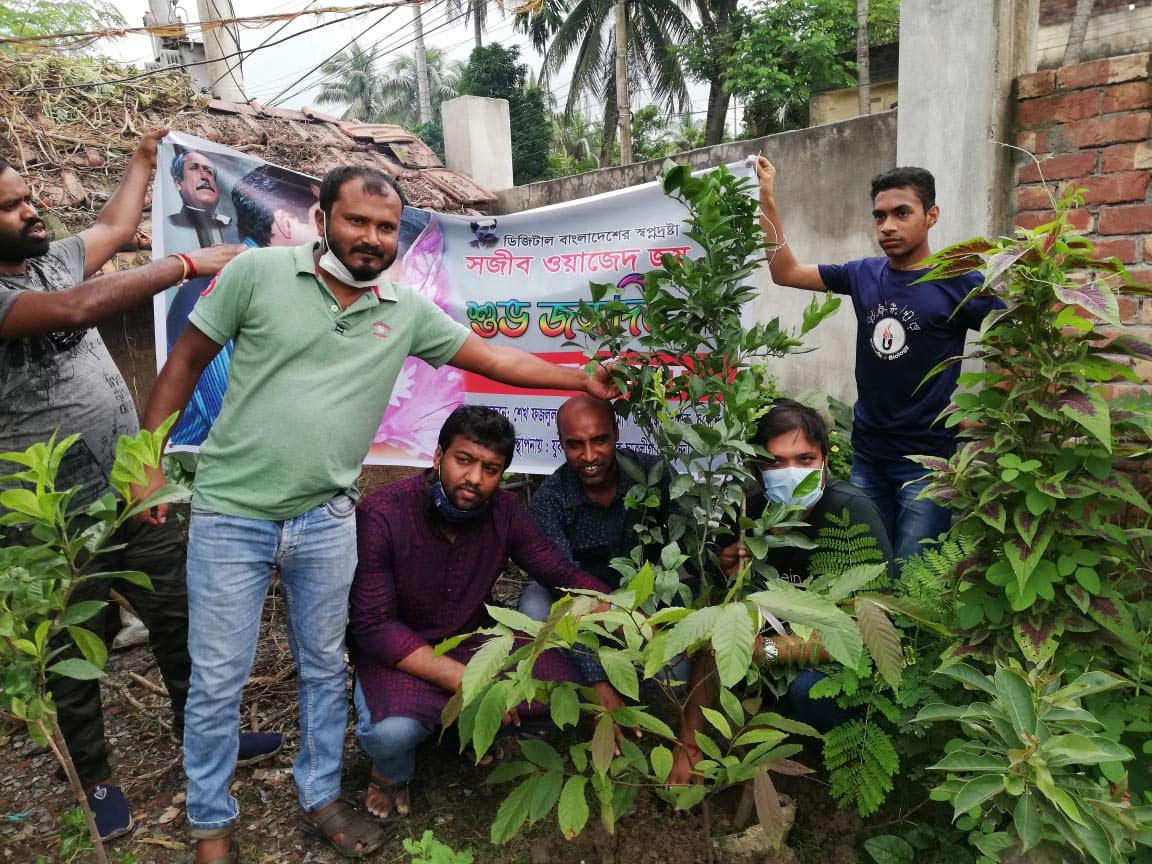 শেখ ফজলুল হক মণি-আরজু মণি অক্সিজেন ব্যাংকের উদ্যোগে বৃক্ষরোপন