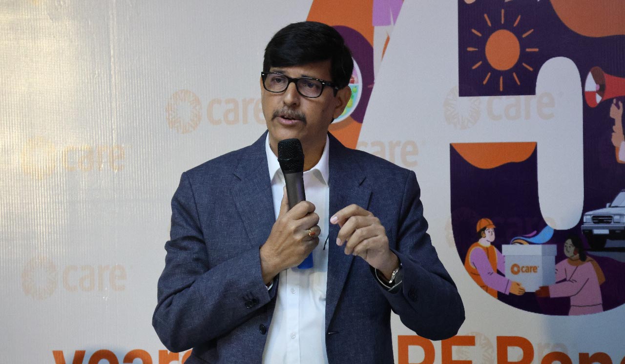 কেয়ার বাংলাদেশ এর ৭৫ বছর পূর্তি উদযাপন উপলক্ষ্যে আয়োজিত “মিট দ্য প্রেস” অনুষ্ঠানে কান্ট্রি ডিরেক্টর রাম দাশ প্রতিষ্ঠানটির সমৃদ্ধ ইতিহাস, বর্তমান অবস্থা এবং ভবিষ্যৎ পরিকল্পনা নিয়ে কথা বলেন।