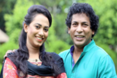 স্ত্রীকে নিয়ে মালয়েশিয়ায় মোশারফ করিম